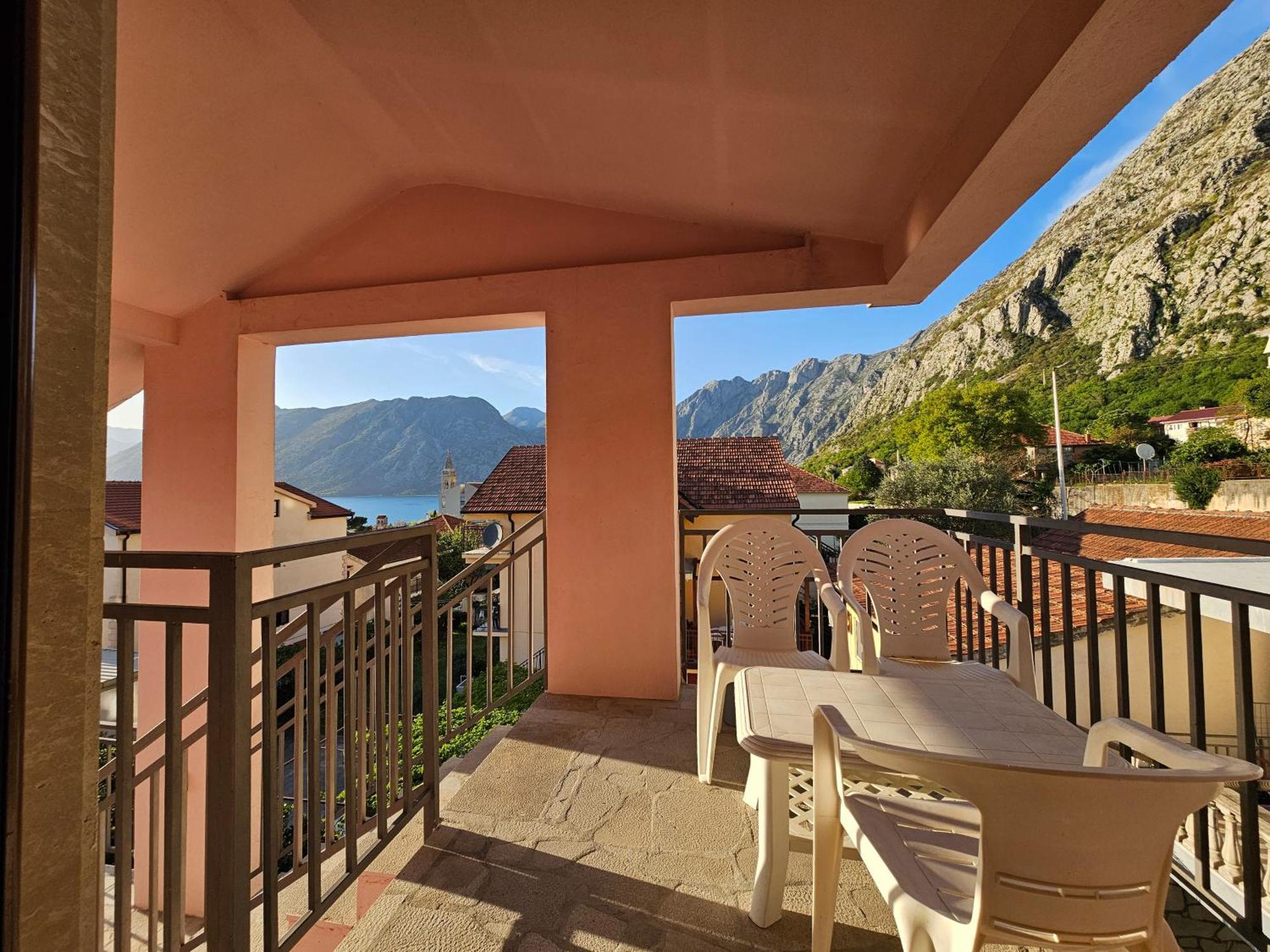 Apartment Modern Seaside Escape - Stunning Sea View - Private & Stylish