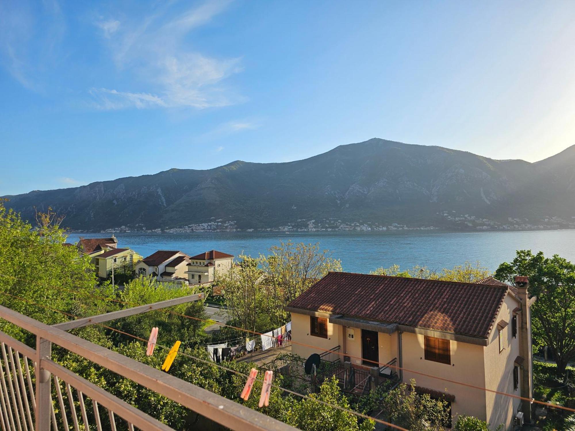 Modern Seaside Escape - Stunning Sea View - Private & Stylish Apartment
