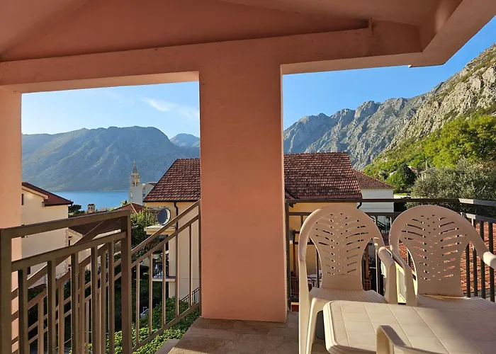 Modern Seaside Escape - Stunning Sea View - Private & Stylish