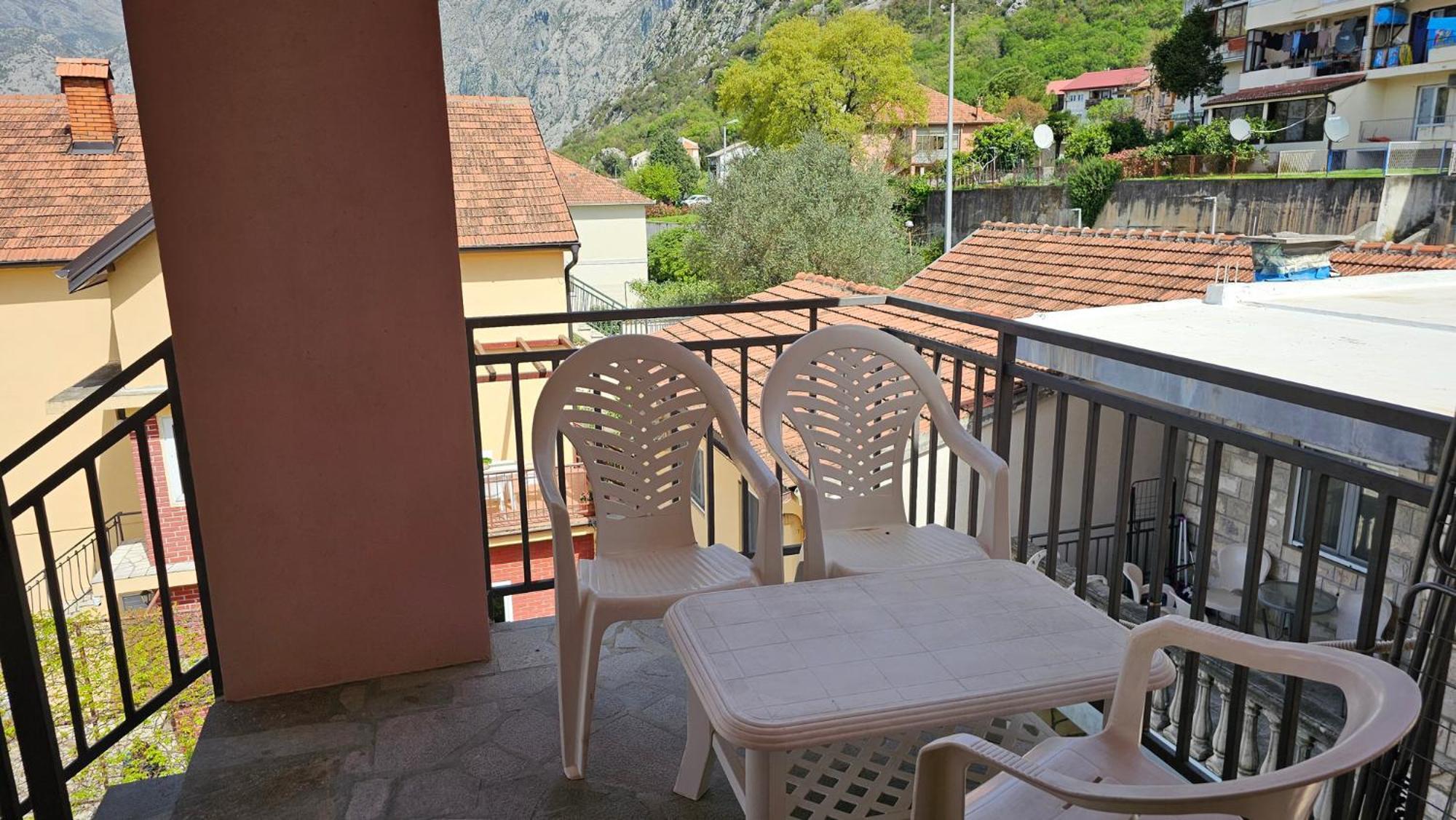 Апартаменти Modern Seaside Escape - Stunning Sea View - Private & Stylish *