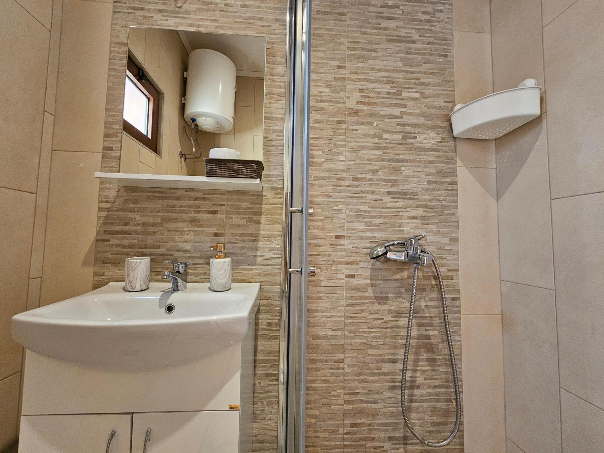 Modern Seaside Escape - Stunning Sea View - Private & Stylish Апартаменти Котор