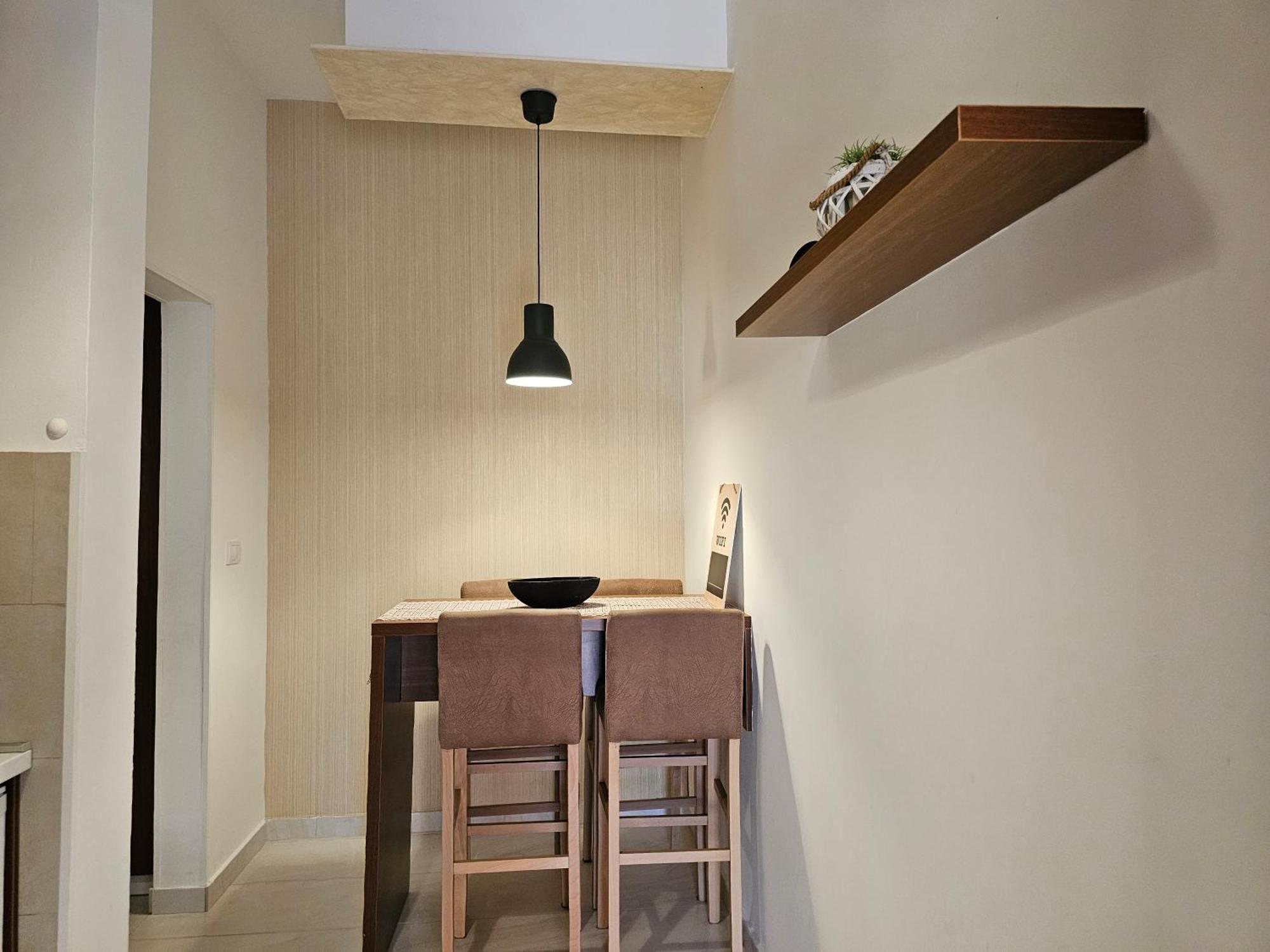 Апартаменти Modern Seaside Escape - Stunning Sea View - Private & Stylish