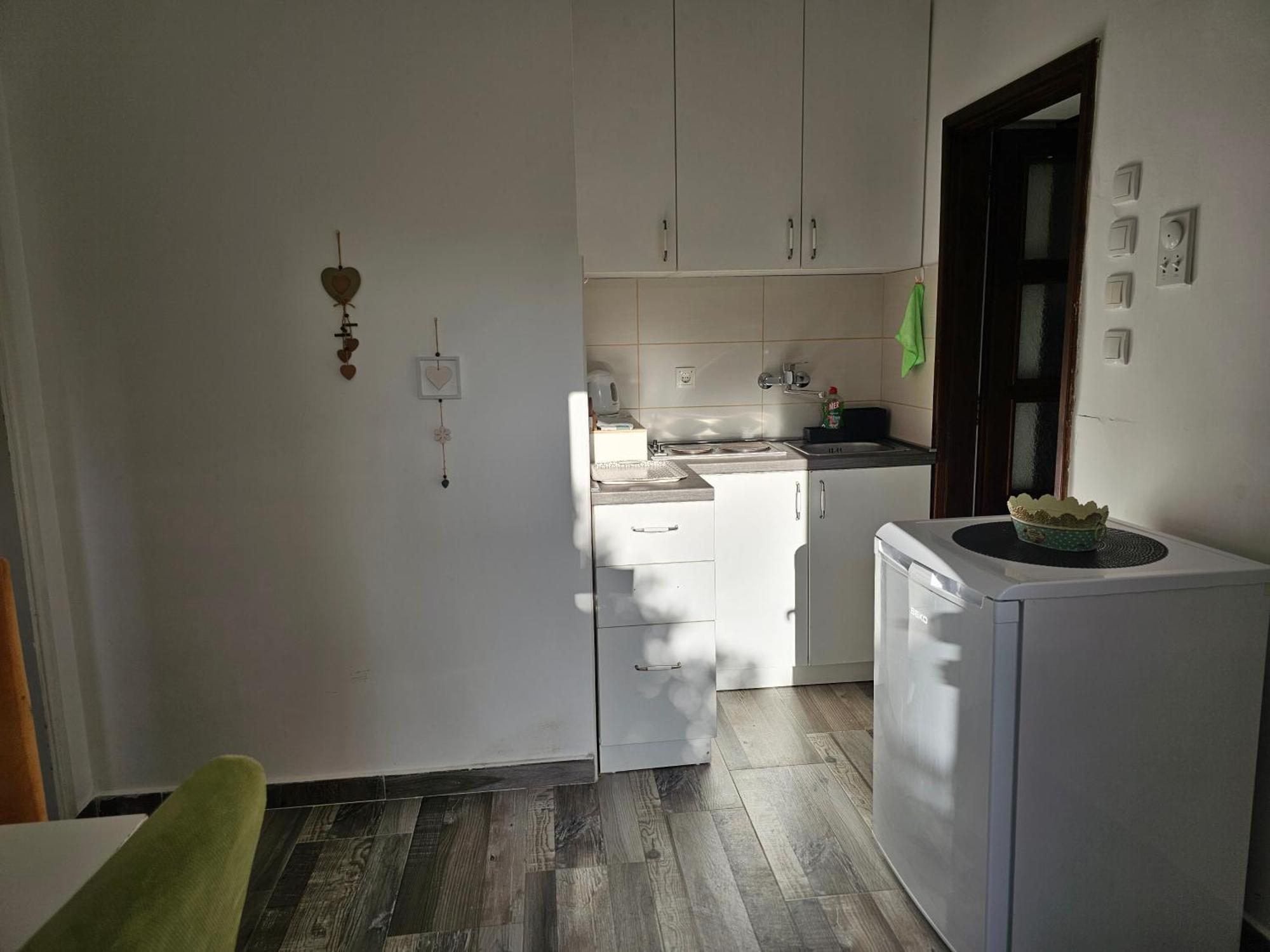 Апартаменти Modern Seaside Escape - Stunning Sea View - Private & Stylish